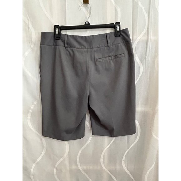Annika, Cutter & Buck, Gray Bermuda Shorts, Size 8 - Picture 2 of 6